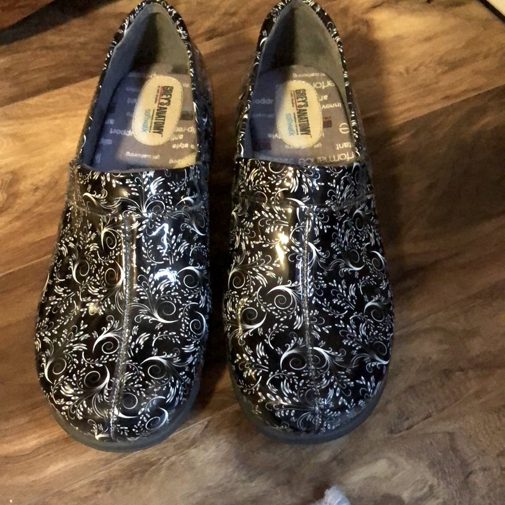 Greys Anatomy Softwalk clogs- Size 9 1/2 M